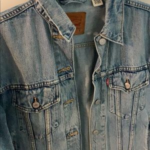 Levi’s Ex Boyfriend Trucker jacket in light wash.